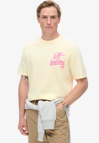 Superdry & Co LO-FI PUNK GRAPHIC - T-shirts print - urban cream
