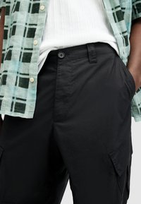 Thumbnail Image 6