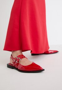 DINKY - Ballerinasko m/ rem - red