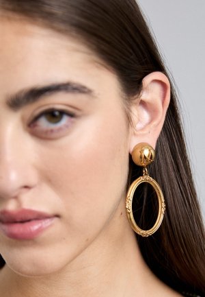 OBJECTS GROUP - Earrings - old looking gold-coloured