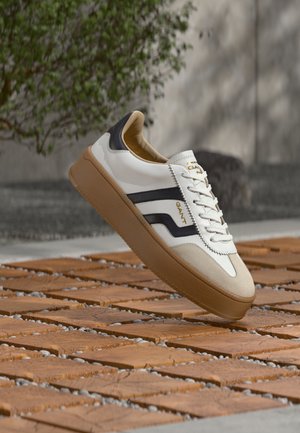 CUZMANI - Športni copati - white/black