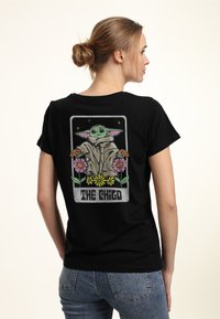 Star Wars MANDALORIAN THE CHILD FLORAL - Camiseta estampada - black