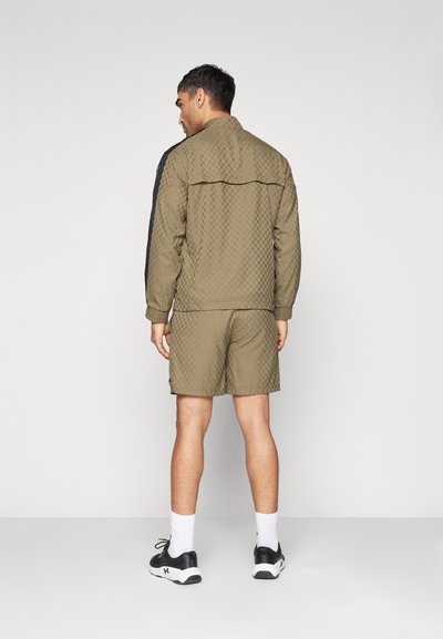 P.E Nation WEST DIVISION SHORT - Sports shorts - khaki