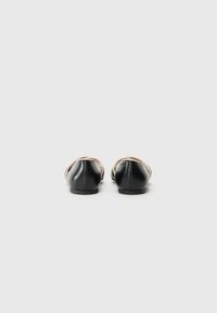 Pretty Ballerinas Klasické baleríny  - black