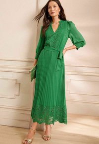 Love & Roses REGULAR FIT - 3/4 SLEEVE MIDI - Vestito casual - green