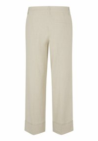 Pantalon beige à jambes larges avec ourlets pliés, passants pour ceinture et un détail d'une poche arrière simple.