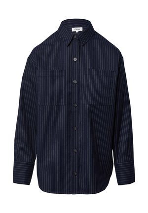 Marineblauwe langetermijnshirt met witte streepjes, twee borstzakken, knoopsluiting aan de voorkant en een klassieke kraag van een soepel materiaal.