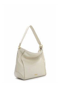 Borsa a mano in pelle color crema con una texture morbida, una singola tracolla e dettagli in oro. Forma curva con cuciture decorative.