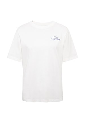 Weißes T-Shirt mit kurzen Ärmeln, auf der linken Brust mit einer kleinen blauen Linienzeichnung einer Wolke und dem Schriftzug "Sonntagmorgen".