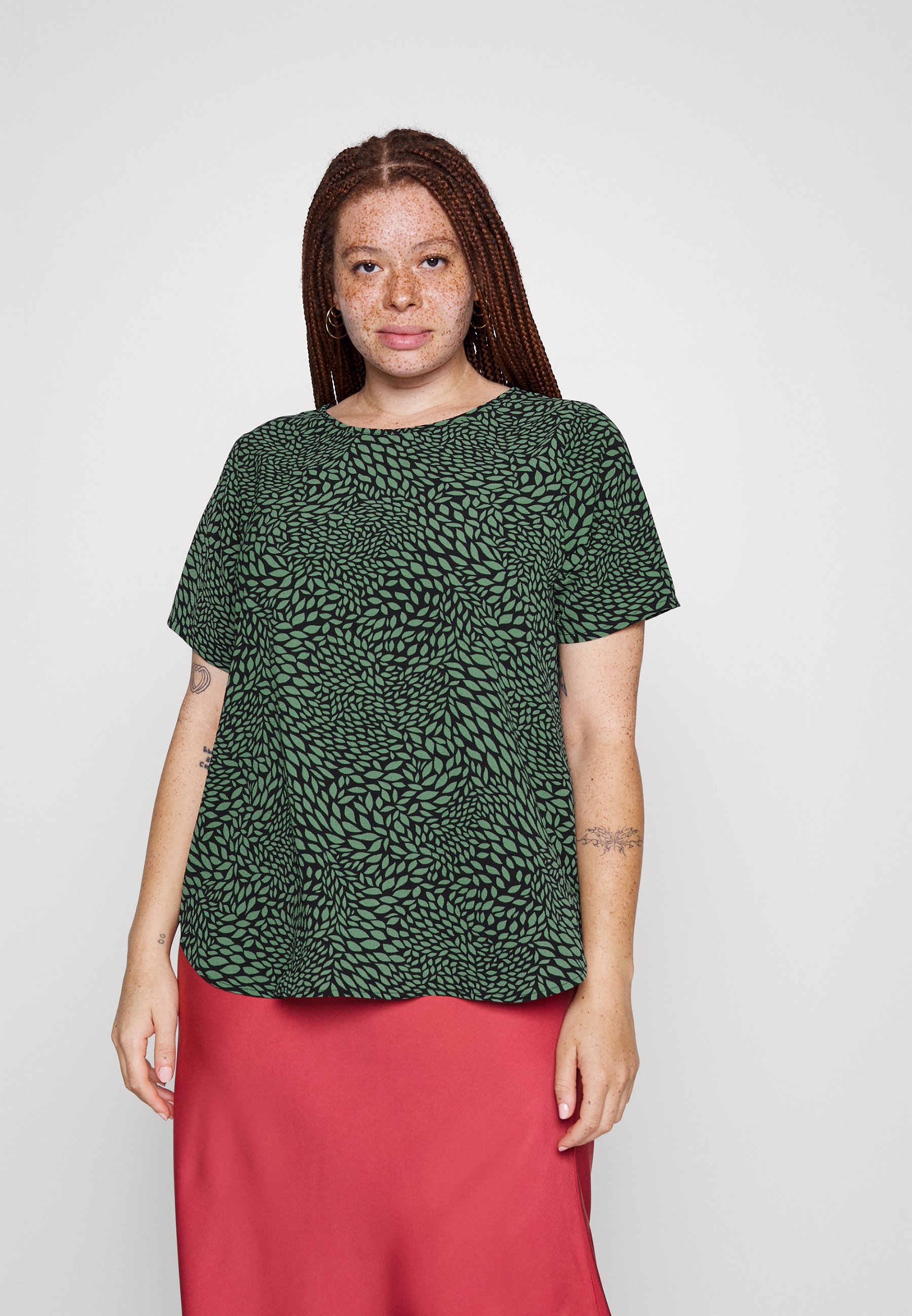 ONLY Carmakoma CARVICA TOP - Blouse - dark ivy/groen - Zalando.nl