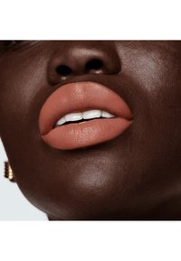 Smashbox BE LEGENDARY PRIME & PLUSH LIPSTICK pomarańczowy