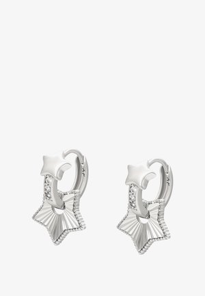 Ezüst karika fülbevalópár csillag alakú medállal, amely texturált éllel és apró beágyazott átlátszó kövekkel rendelkezik.