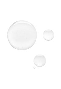 Drie heldere, ronde druppels van verschillende groottes op een witte achtergrond, met gladde oppervlakken en glanzende reflecties.