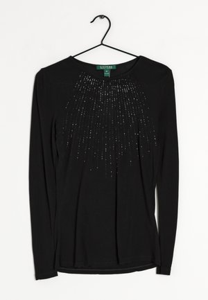 Camiseta negra de manga larga con un diseño brillante de cuentas alrededor del escote, hecha de tela suave, con cuello redondo y corte regular.