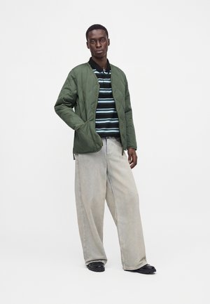 TAION, MILITARY ZIP V NECK UNISEX - Пухено яке - olive