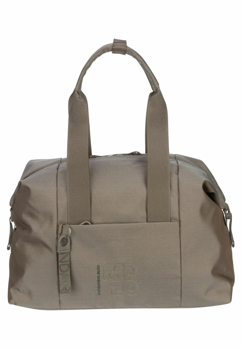 Borsa da viaggio in tessuto beige con due manici corti, apertura con zip e tasca esterna; presenta un materiale testurizzato e dettagli con logo.