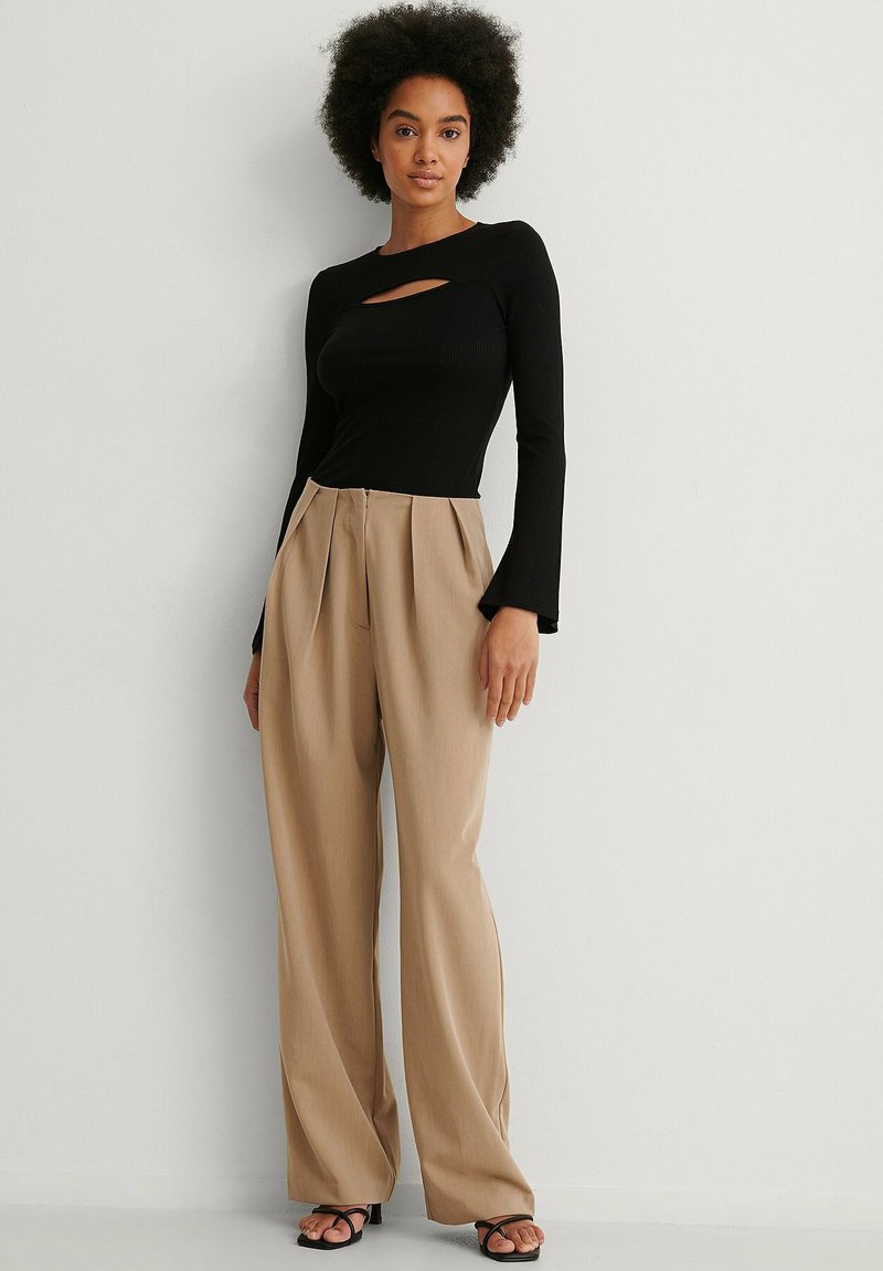 NA-KD Longsleeve zwart