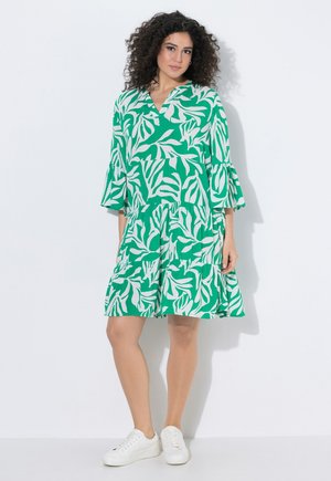Ulla Popken MIDIKLEID, A-LINIE, V-AUSSCHNITT, 3/4-ARM - Freizeitkleid - summer green