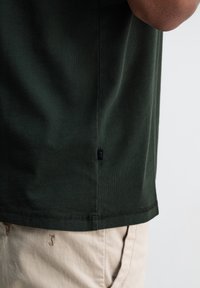 Butcher of Blue ARMY - Basic T-shirt - conda green