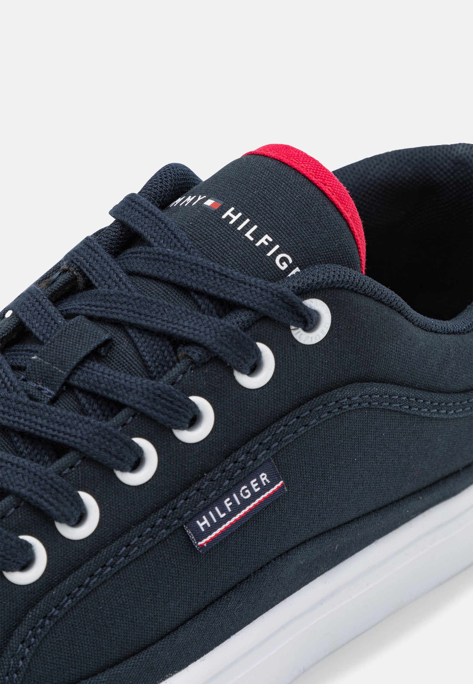 tommy sport sneakers
