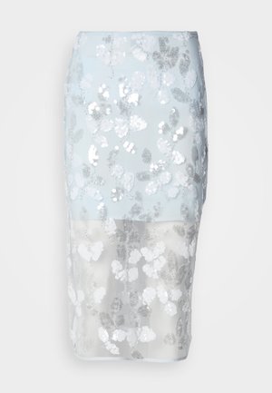 Gonna a tubino con paillettes, overlay trasparente blu chiaro e motivo floreale bianco. Presenta paillettes argentate e una silhouette aderente.