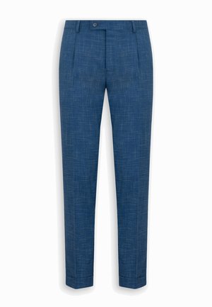 Pantaloni slim fit di colore blu con trama, pieghe frontali, tasche laterali, cinturino con bottoni e orli risvoltati.