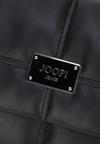 JOOP! Jeans ORDINE DOPPIO ZORA  - Taška s příčným popruhem - black