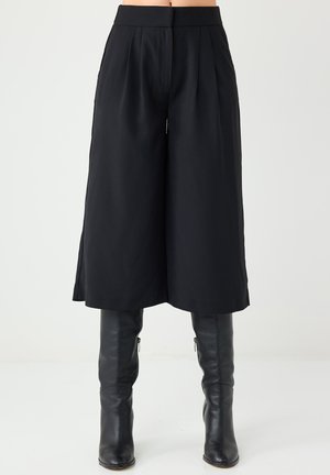 RELAXED FIT WIDE SHORT - Short - black