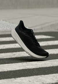 Επιλέχθηκε, black/silver/white