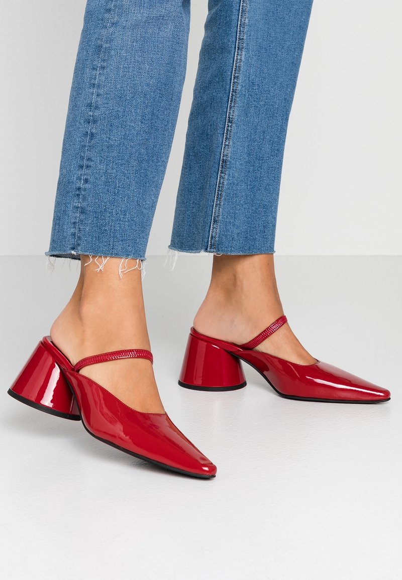 Jeffrey Campbell Mules à talons - red