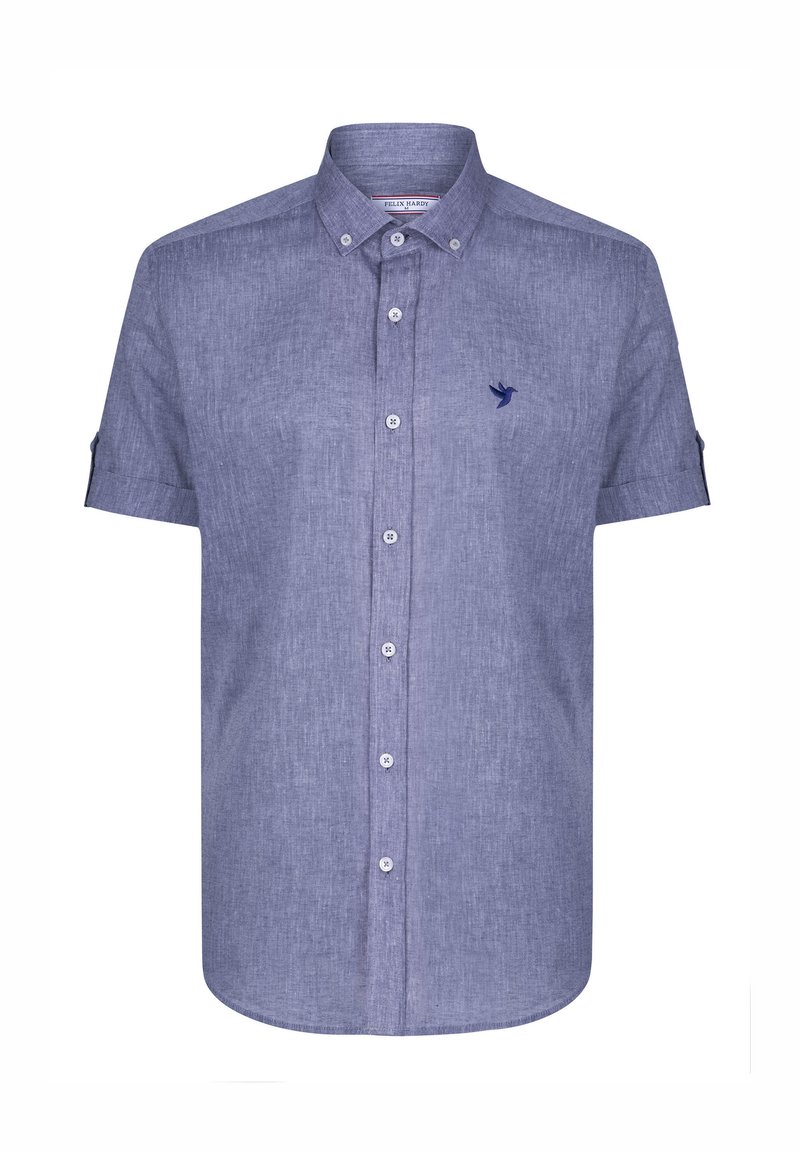 Camisa de manga corta con botones en tejido de lino azul claro, que presenta una textura sutil, botones blancos y un pequeño logo bordado de un pájaro.