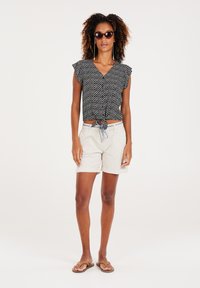 Protest PRTYELIA - Bluse - true black