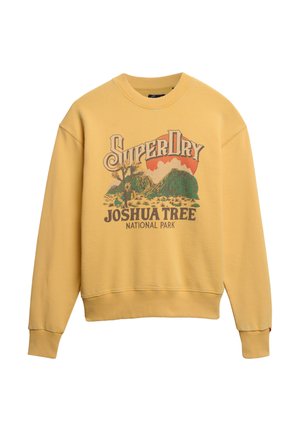 Geel sweatshirt met een ronde halslijn, lange mouwen en een grafische afbeelding van een woestijnlandschap met "SuperDry Joshua Tree National Park."