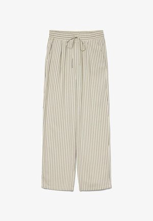 Kergelt beežid lühikesed püksid mustade vertikaalsete triipudega, elastne vööline ja tõmbluku köieots, küljetaskud ning pehme, voolav kangas.