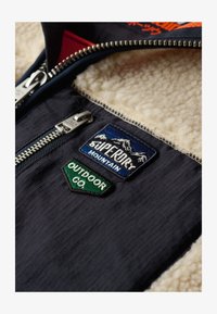 Niewybrane, oatmeal beige