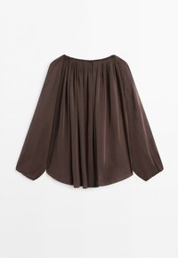 Blouse marron foncé à manches longues avec encolure froncée et poignets élastiques, présentée à plat sur fond blanc.