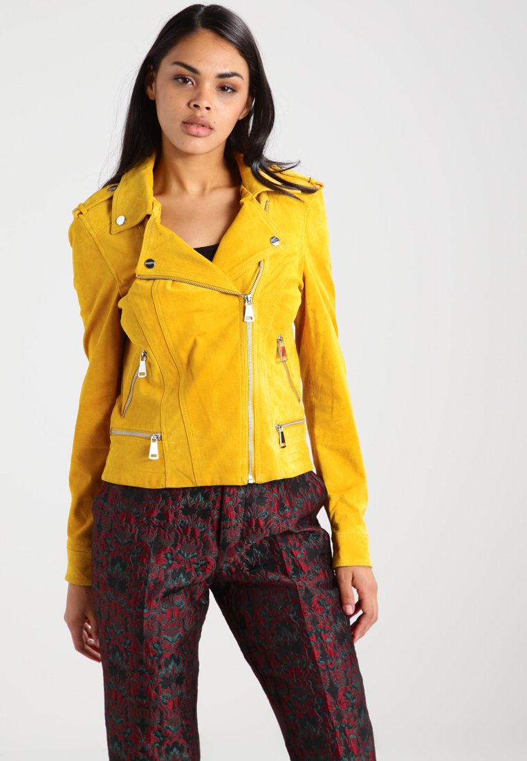 vmroyce short jacket