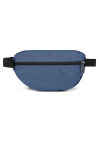Marsupio blu in nylon con forma arrotondata, zip nera e cinturino regolabile. Texture liscia senza motivi o accenti visibili.