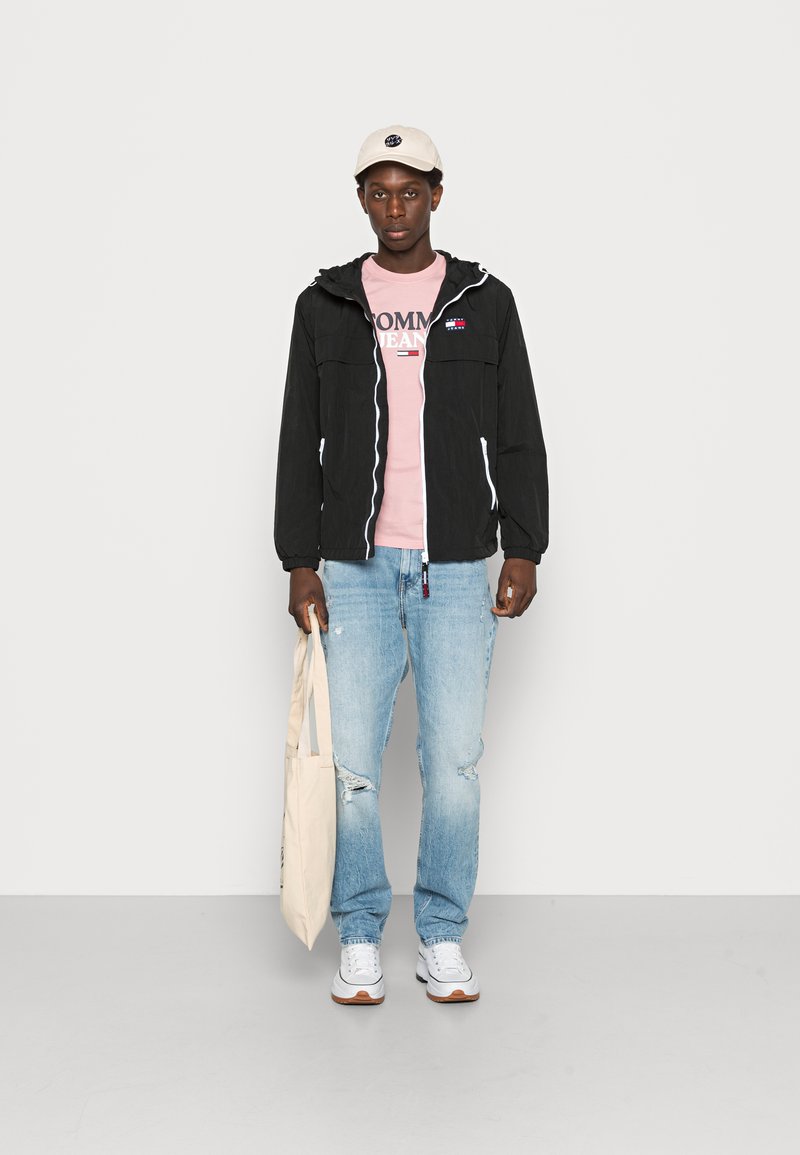 Tommy Jeans CHICAGO UNISEX - Vetrovka - black