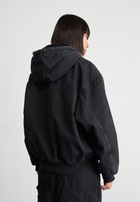 Carhartt WIP ACTIVE JACKET - Bomber bunda - black stone washed