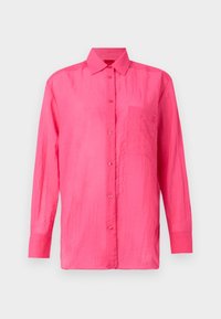 Langärmliges Button-Up-Hemd in leuchtendem Pink, hergestellt aus leichtem Stoff, mit einer Brusttasche und einer leicht strukturierten Oberfläche.