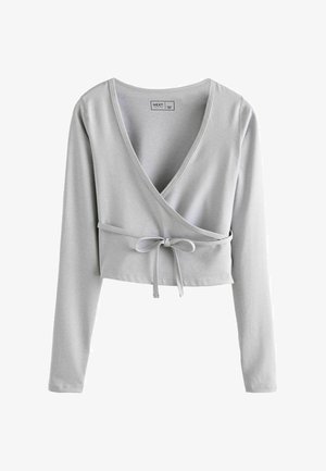 Top gris recortado de manga larga con un profundo escote en V, diseño envolvente y un detalle de lazo en la cintura. Material suave con una textura lisa.