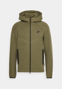 Unselected, medium olive/black