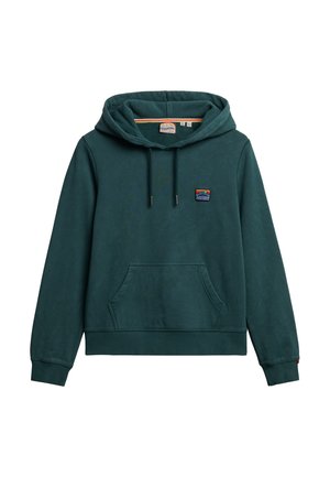 Tegenstrijdige groenblauwe capuchontrui met een kangoeroezak, ribgebreide manchetten en onderzoom. Heeft een klein kleurrijk logo op de borst. Zachte textuur.
