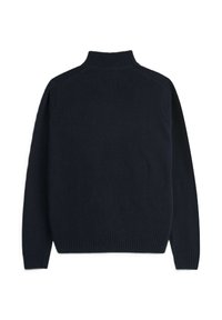 Maglione in lana navy con collo alto e polsini a costine. Presenta una texture liscia e un design classico e aderente senza chiusure visibili.