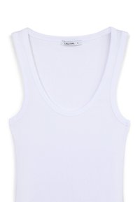 Top in cotone bianco con coste, scollatura arrotondata e spalline larghe. Presenta un'etichetta con la scritta "CALLIOPE" e la taglia "S". Design semplice, texture liscia.