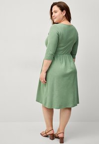 Ellos Plus collection Jerseykleid - grün