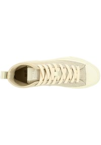 Beige High-Top-Sneaker mit Obermaterial aus Canvas, flachen Schnürsenkeln und Gummisohle. Verfügt über ein strukturiertes Design und eine Fersenschlaufe für einfaches Anziehen.