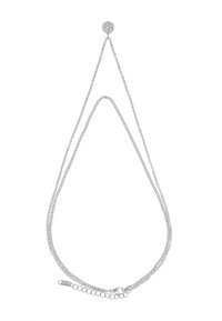 Zilveren ketting met een gestructureerde ronde sluiting, voorzien van twee delicate kettingen van verschillende lengtes en een kreeftsluiting voor de sluiting.