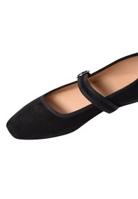 Ciabalù Ballerine con cinturino - nero